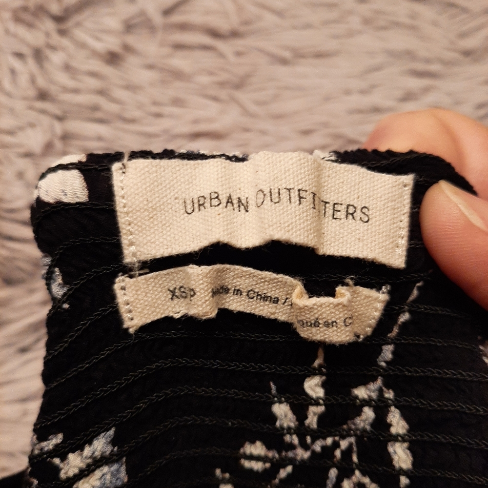 Urban Outfitters Romper Size XS - Picture 2 of 12